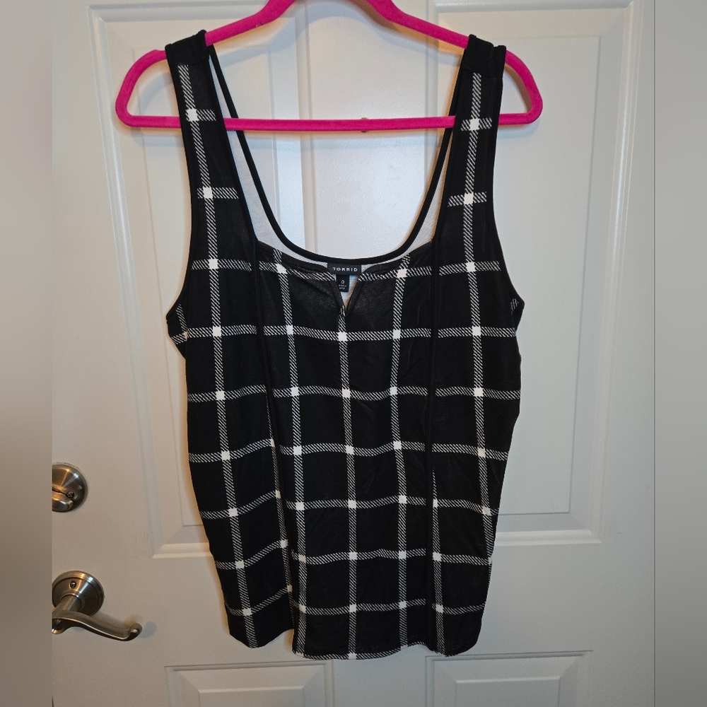 TORRID Black and White Checkered Women's Top - Size 0